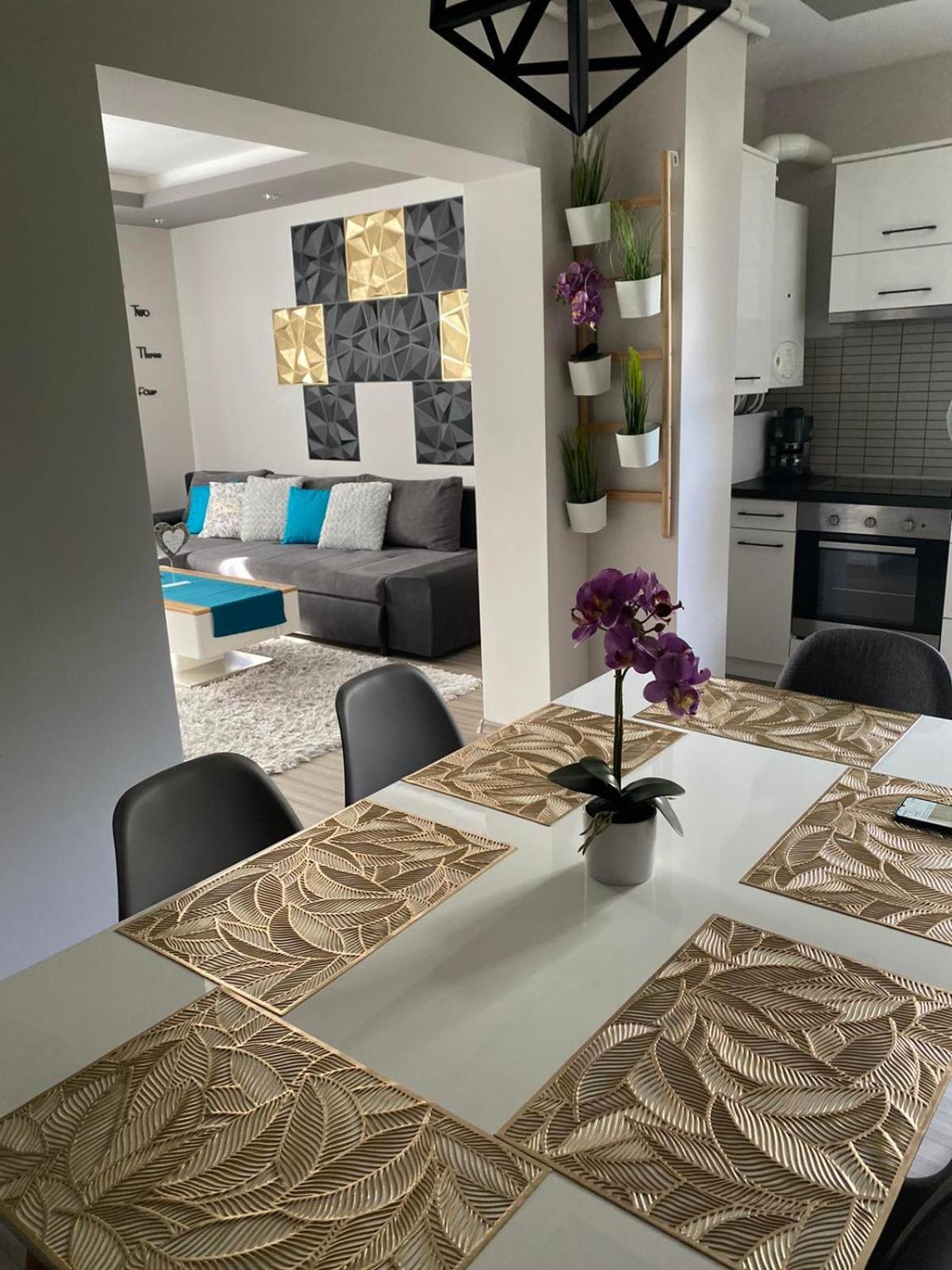 Gabrielle2 Apartman Debrecen Ngoại thất bức ảnh